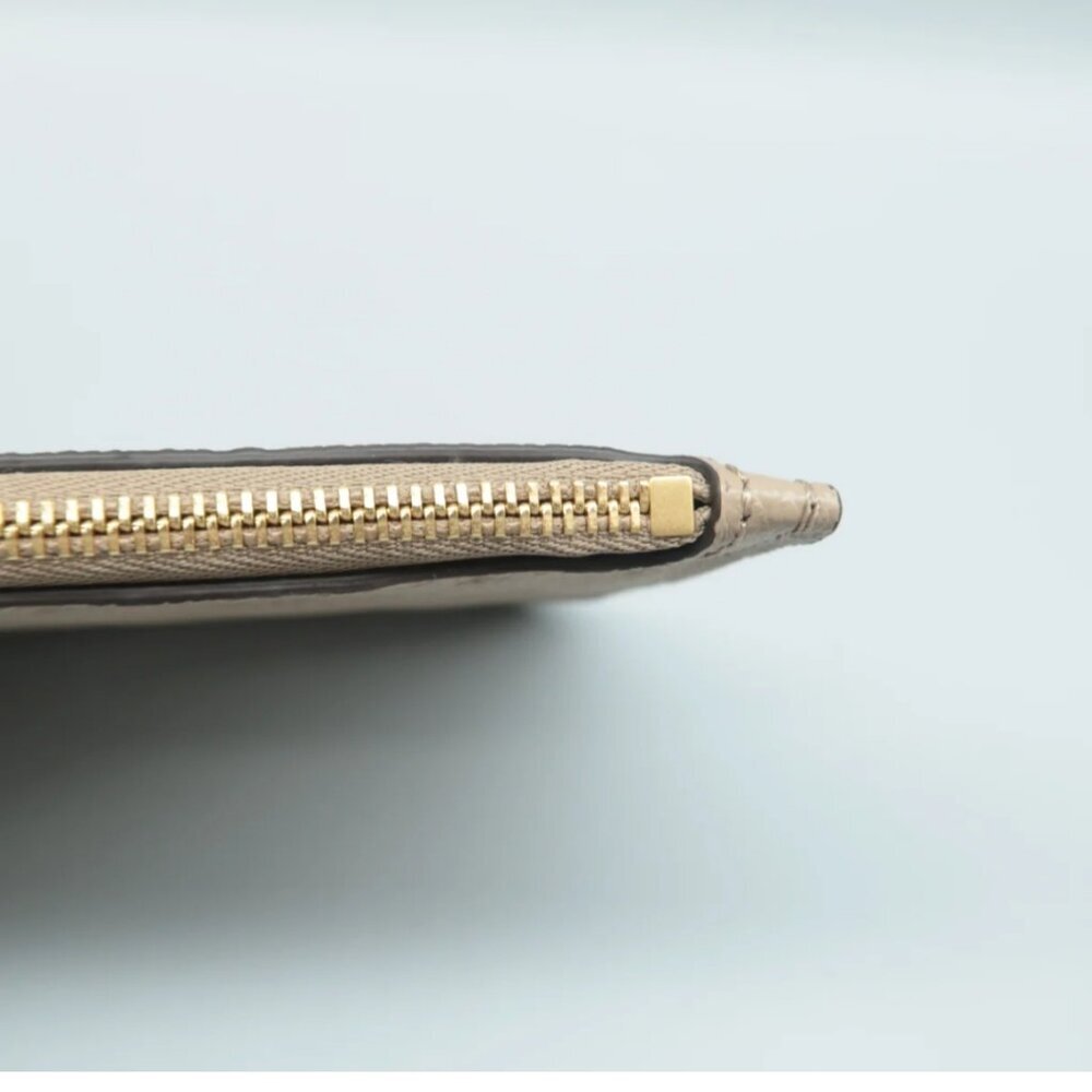 100% Authentic Louis Vuitton Grey Monogram Leather Pouch - Picture 7 of 12